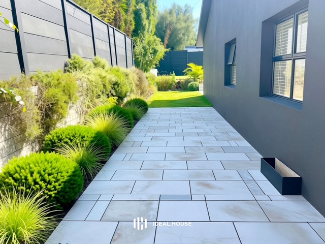 4 Bedroom Property for Sale in Loevenstein Western Cape